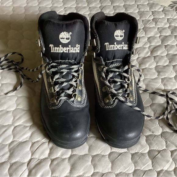 Timberland Hiking Boots size 8, Black and cream lace up, Leather - Picture 3 of 13
